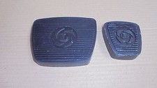 Triumph STAG ** Set of 2 PEDAL RUBBER  ** Brake and Throttle -for Automatic cars