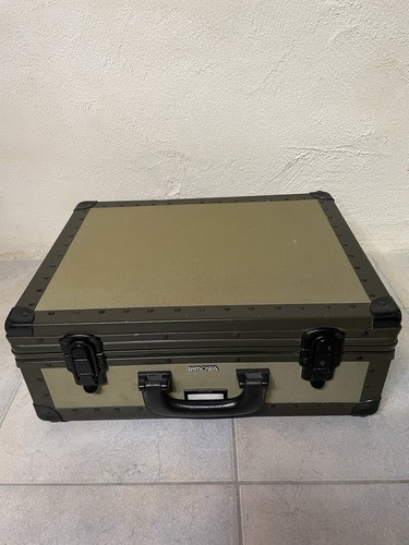 Rimowa jeep safari photo - rimowa,