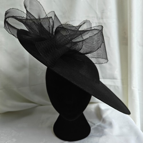 Black flower wide - flower, brim