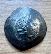 Alexius I Comnenus 1092-1118 trachy.  27 mm.