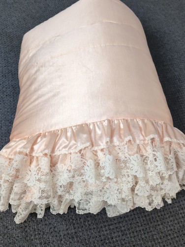 Vtg peach lace - lace, quilted