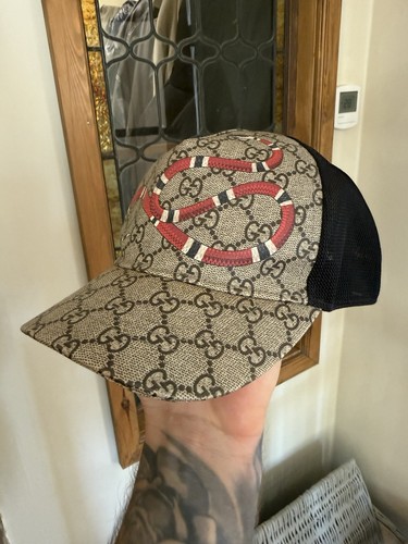 Authentic gucci supreme - authentic, gg