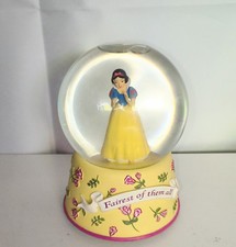Disney Enesco Snow White Fairest Of Them All "Waltz Of The Flowers" Snow Globe