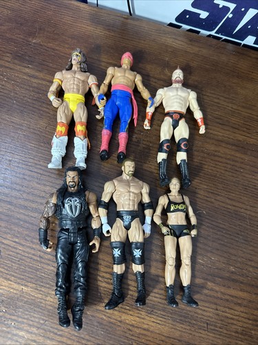 Wwe figures bundle total - 6,