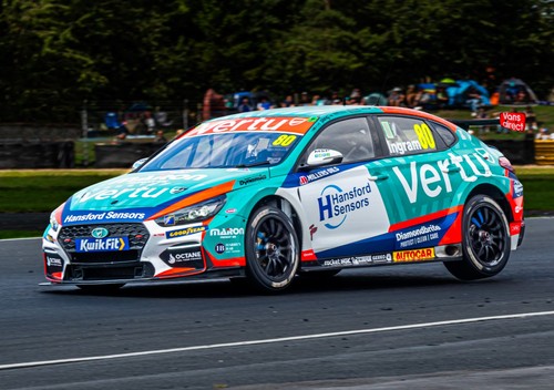 Btcc tom ingram hyundai - btcc,