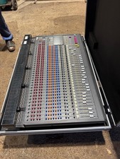 Mackie 32/8  Channel  Mixing