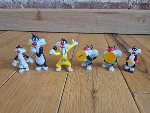Sylvester tweetie pie looney - tweetie,