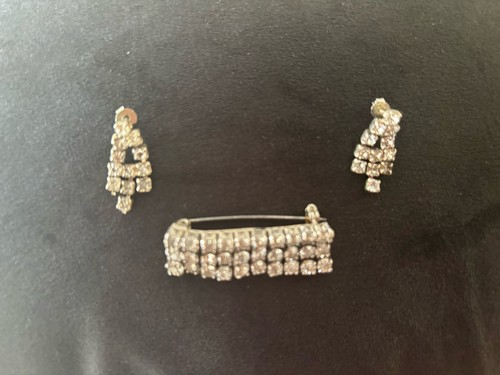 Vintage diamente crystal pin - vintage,