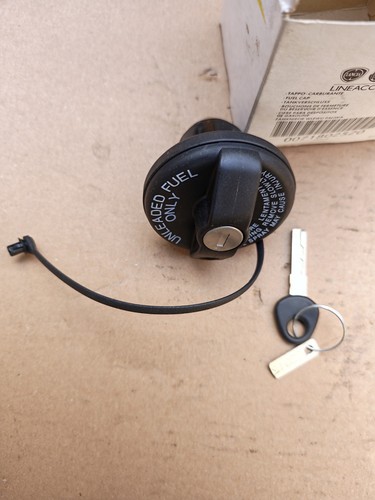 Locking petrol filler cap with - locking,