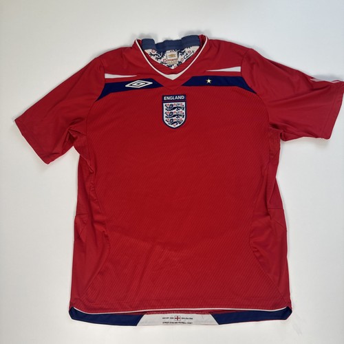 England 2008 2010 away - ,