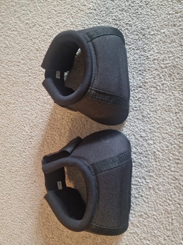 Anatomical overreach boots