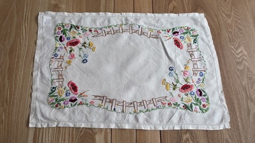 Vintage cream embroidered - vintage,