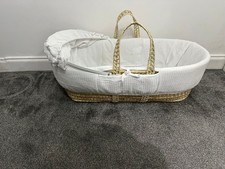 Kinder Valley Waffle Palm Moses Basket with Folding Stand