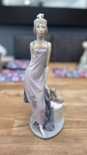 Lladro porcelain figurine - lladro,