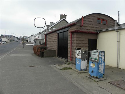 Photo petrol pump old - petrol,