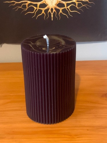 Large black ribbed beeswax - black,