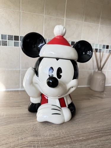 Disney store vintage style - store,