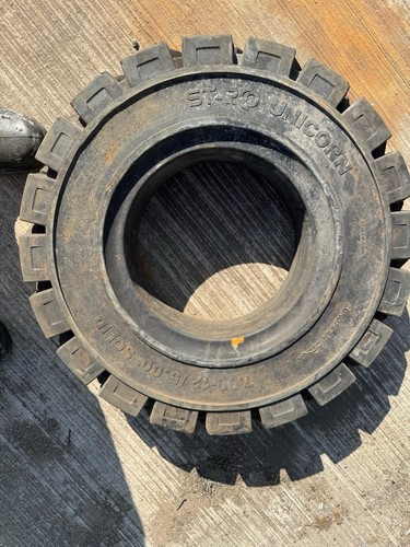 Fork lift truck tyre - truck, solid