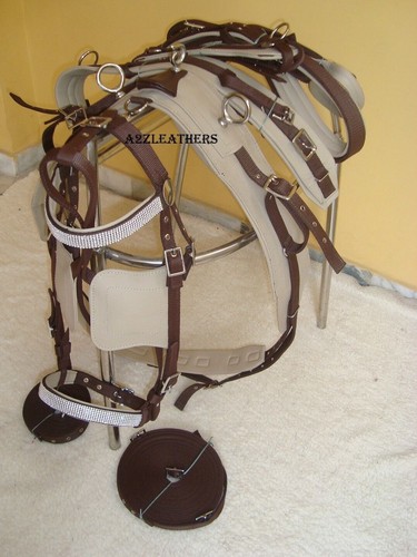 Beige brown nylon horse - ,