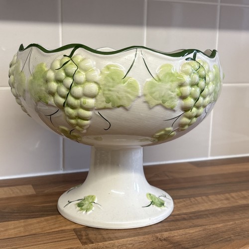 Fruits bowl pottery with white - pottery,