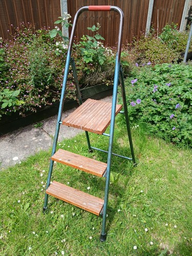 Vintage wooden step ladder - wooden,