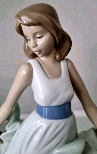 Large nao lladró porcelain - large,