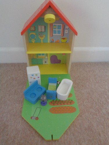 Peppa pig wooden house - wooden, playset