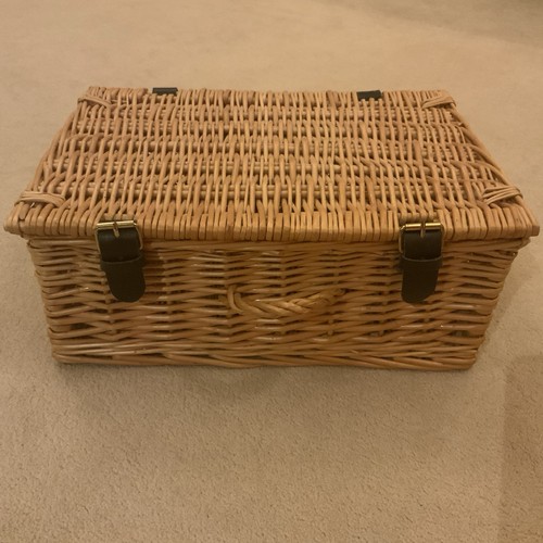 Small wicker picnic hamper - wicker,
