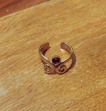 9ct 9k Gold Red Gemset Toe Ring 2.3 Grams NEW Rare