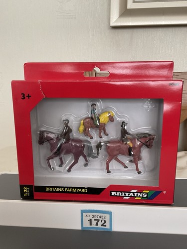 Britains farmyard horses - farmyard, 1:32