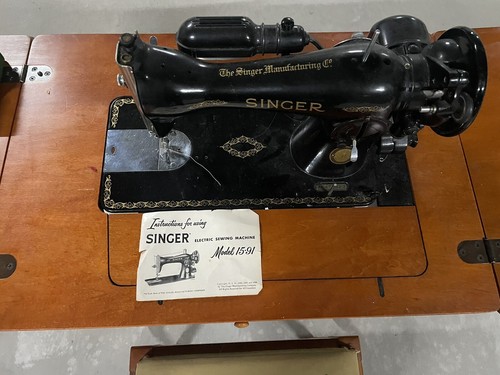 Singer sewing machine black - machine, in