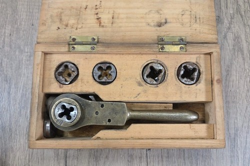 Vintage handy die set - "handy",