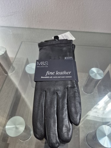 Bnwt black leather ladies - black,
