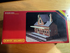 Hornby R512 Booking Hall Used