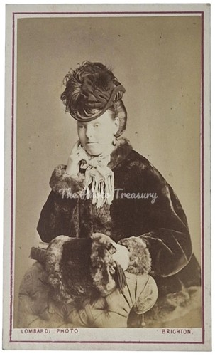 Cdv lady wonderful hat - in, fur