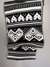 Beautiful Reversible Closed End Scarf. Gorgeous Pattern Great Condition