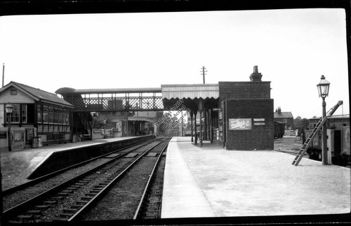 C1923 harleston train - c1923, station