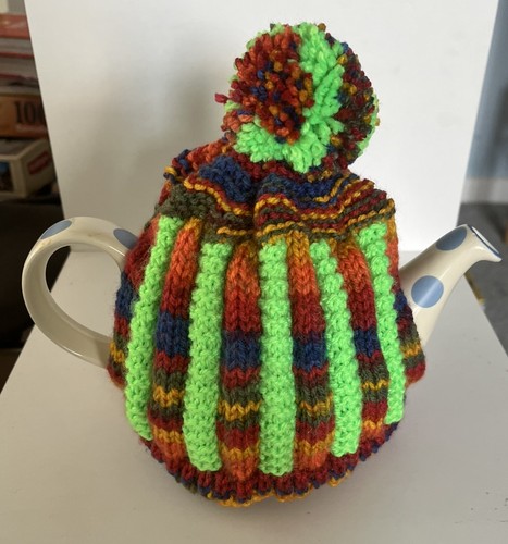 Hand knitted vintage style tea - hand,