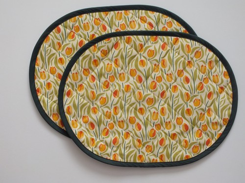 Pair quilted oval table - quilted,