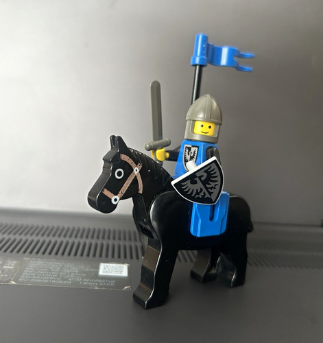 Lego castle minifigure - lego,