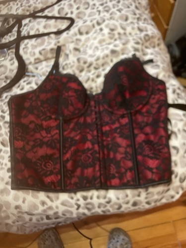 Black and red basque - and,