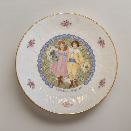 Royal doulton collector plate - collector,