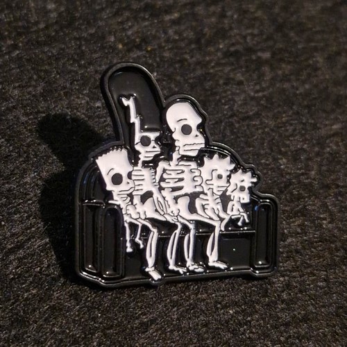 Simpsons family skeleton couch - family,