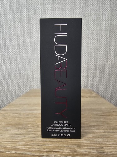 Huda beauty luminous matt - huda, full