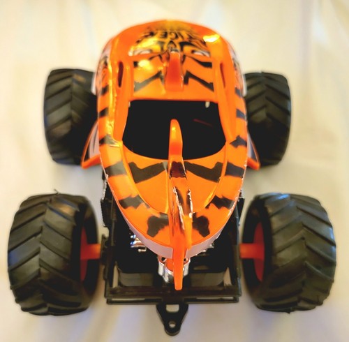2021 hot wheels tiger - tiger, shark
