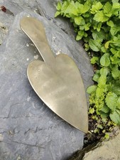 Heart Shaped Victorian Fireside Trivet iron Stand4.5" 11.5cm X 10"25.5 Cm 600g