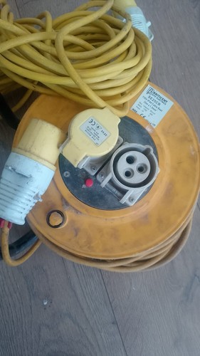 Two 110v extension leads one - extension,