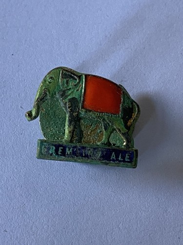 Vintage enamel badge fremlins - vintage, fremlins'