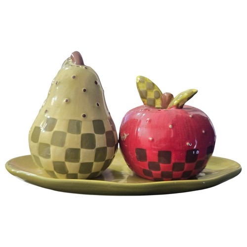 Apple pear salt pepper - salt,