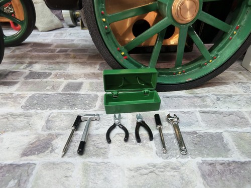 Green metal toolbox with - green, 6